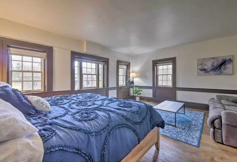 Timeless Winesburg Farmhouse W/ Deck