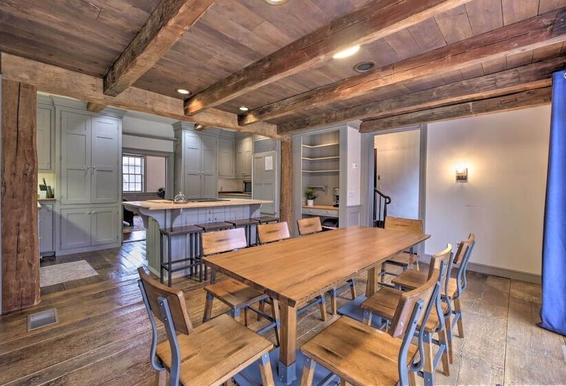 Timeless Winesburg Farmhouse W/ Deck