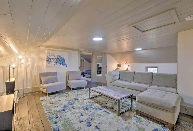 Timeless Winesburg Farmhouse W/ Deck