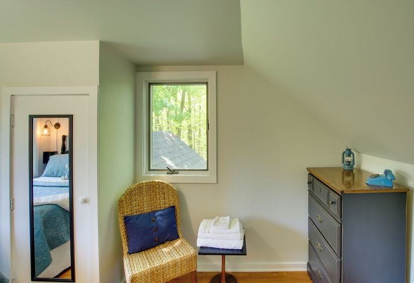 Updated Home W/ Deck: 2 Mi To Sister Bay Beach!