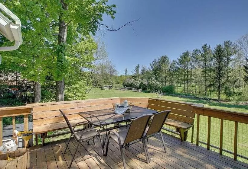 Updated Home W/ Deck: 2 Mi To Sister Bay Beach!