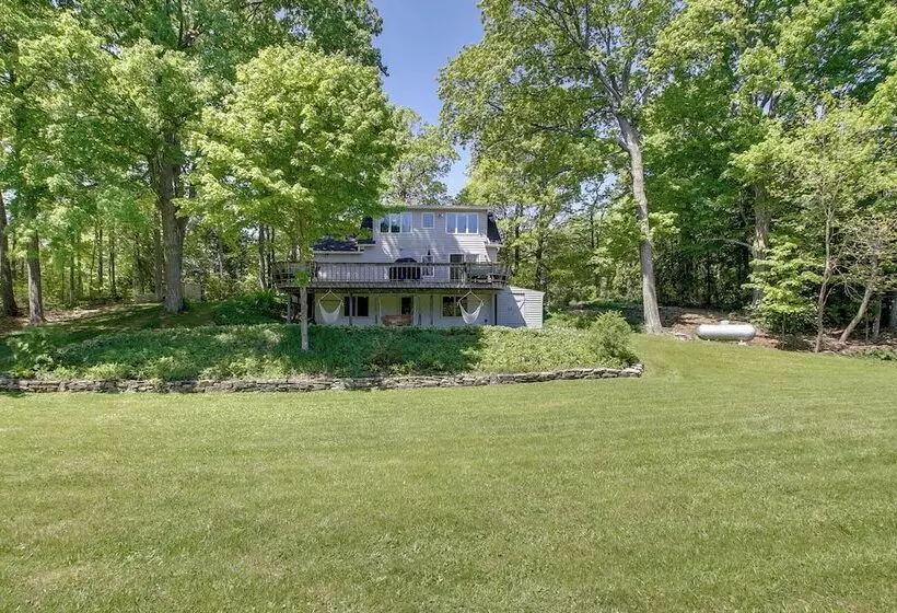 Updated Home W/ Deck: 2 Mi To Sister Bay Beach!