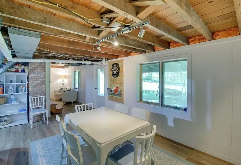 Updated Home W/ Deck: 2 Mi To Sister Bay Beach!