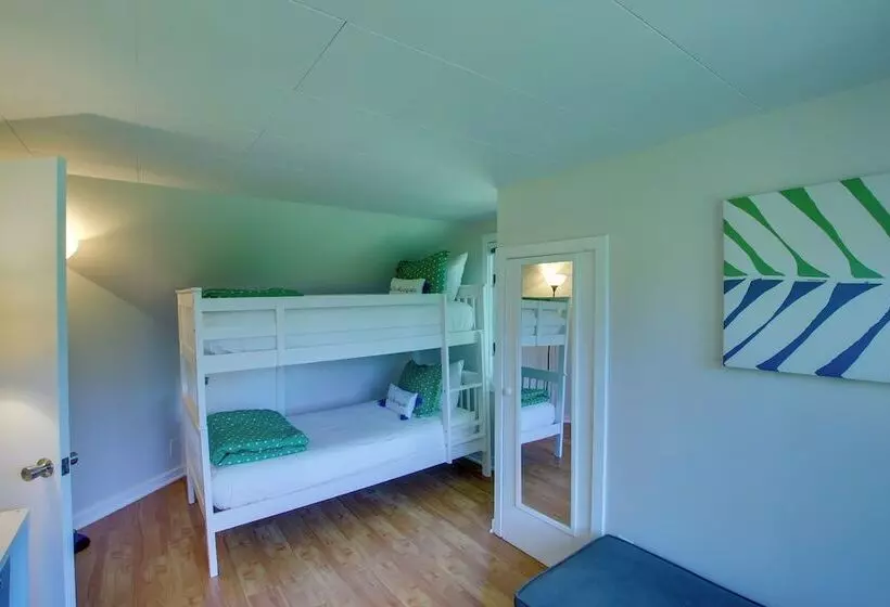 Updated Home W/ Deck: 2 Mi To Sister Bay Beach!