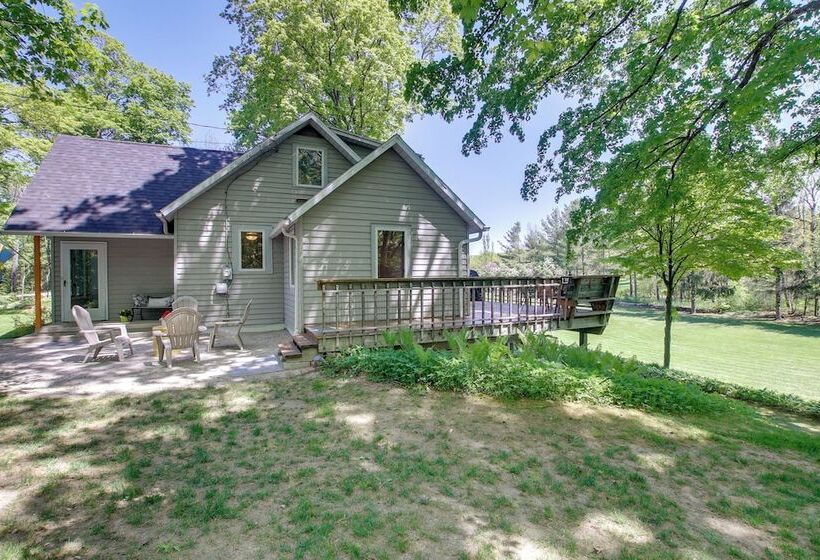 Updated Home W/ Deck: 2 Mi To Sister Bay Beach!