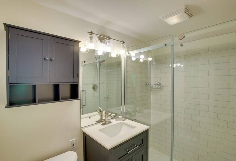 Updated Home W/ Deck: 2 Mi To Sister Bay Beach!