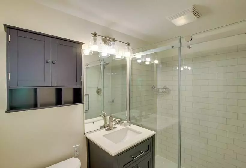 Updated Home W/ Deck: 2 Mi To Sister Bay Beach!