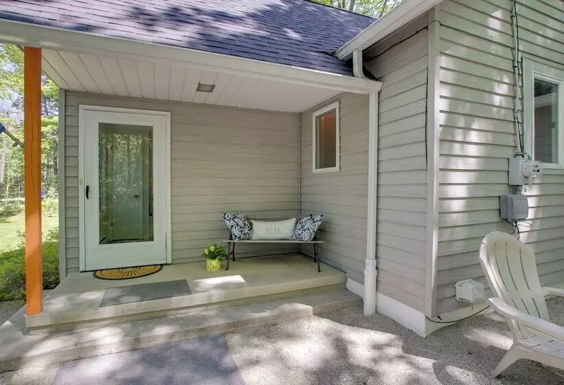 Updated Home W/ Deck: 2 Mi To Sister Bay Beach!