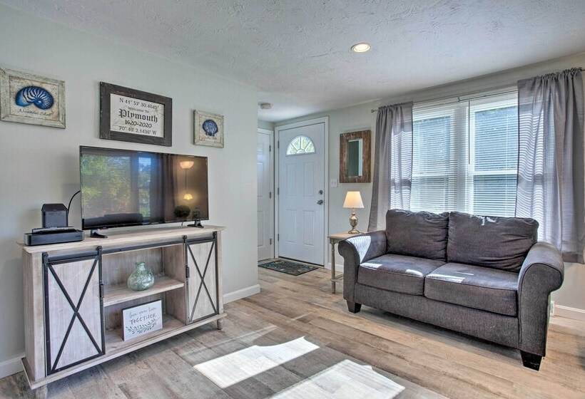 Updated Plymouth Home < 2 Miles To Waterfront!