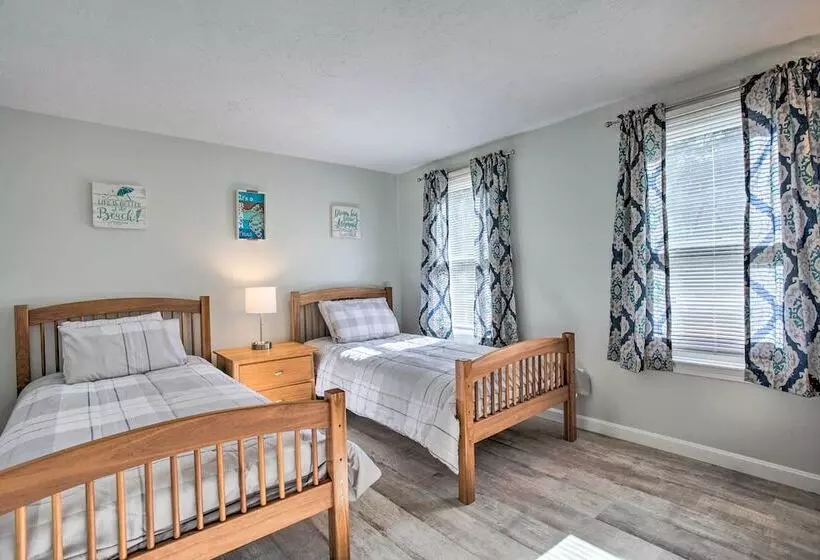 Updated Plymouth Home < 2 Miles To Waterfront!