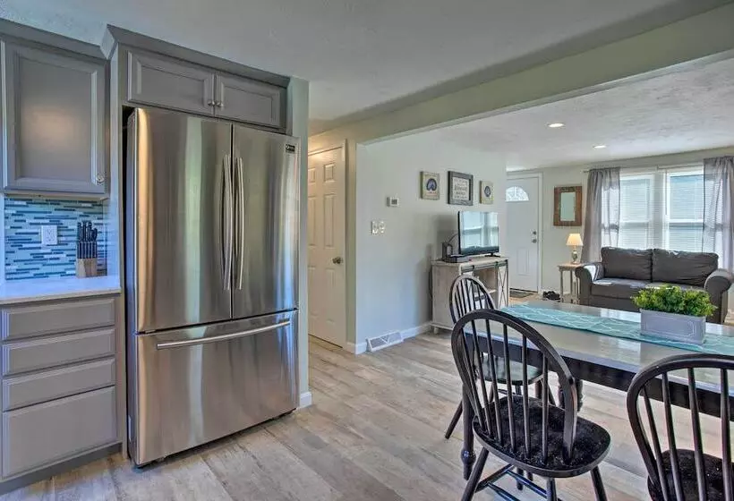 Updated Plymouth Home < 2 Miles To Waterfront!