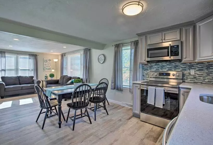 Updated Plymouth Home < 2 Miles To Waterfront!