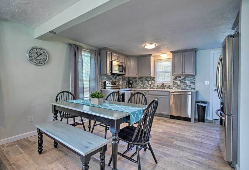 Updated Plymouth Home < 2 Miles To Waterfront!