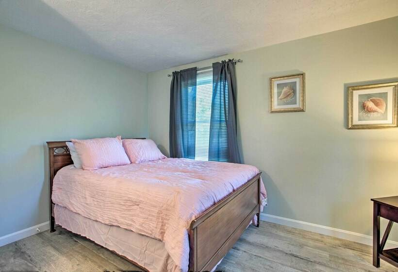 Updated Plymouth Home < 2 Miles To Waterfront!