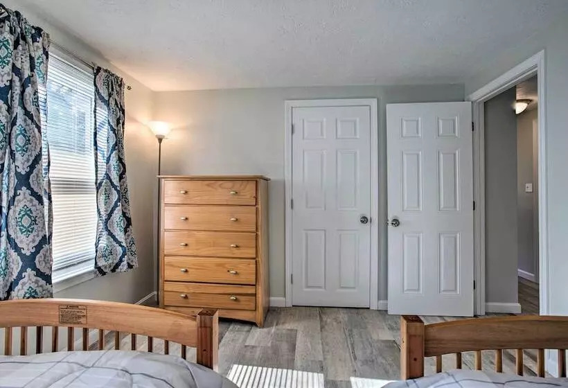 Updated Plymouth Home < 2 Miles To Waterfront!