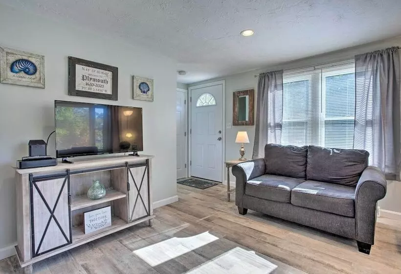 Updated Plymouth Home < 2 Miles To Waterfront!