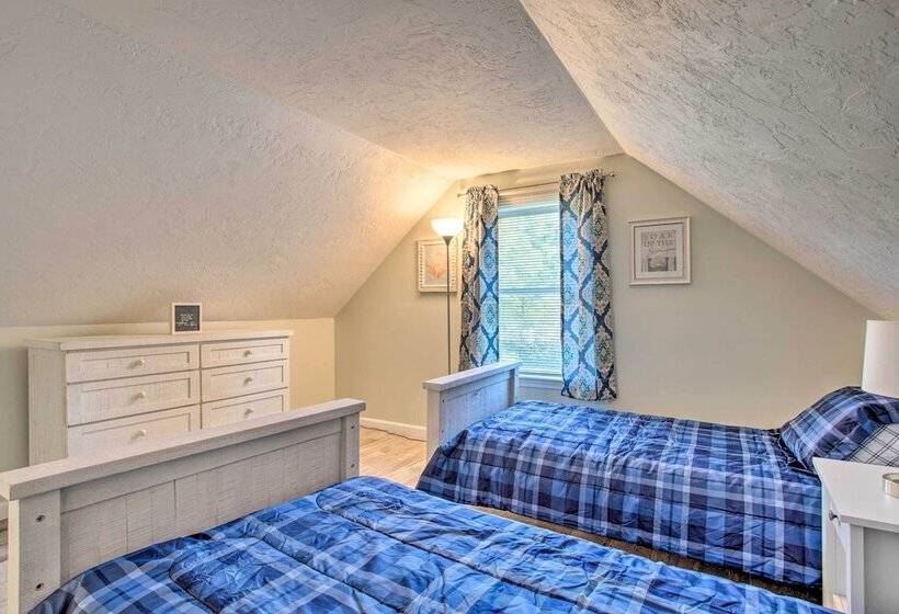 Updated Plymouth Home < 2 Miles To Waterfront!