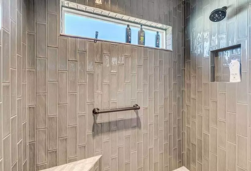 Near Golf: Home W/ Grill & Pool Access In Wildwood