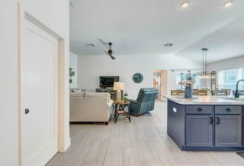 Near Golf: Home W/ Grill & Pool Access In Wildwood