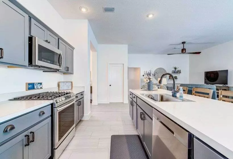 Near Golf: Home W/ Grill & Pool Access In Wildwood