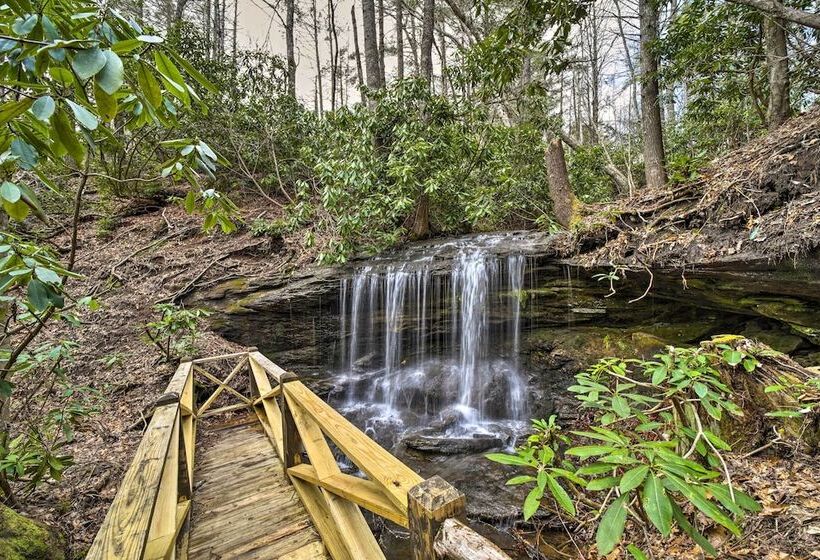 Beautiful Trillium Home Next To Waterfall!