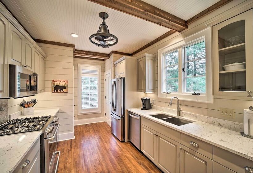 Beautiful Trillium Home Next To Waterfall!