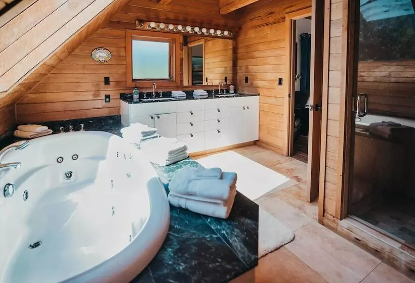 Big House Lodge    Cle Elum Retreat On 8 Acres!