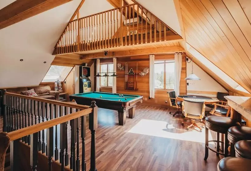 Big House Lodge    Cle Elum Retreat On 8 Acres!