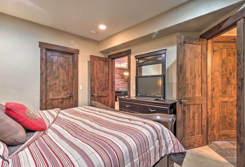 Blue River Home W/ Hot Tub, 6 Mi To Skiing!