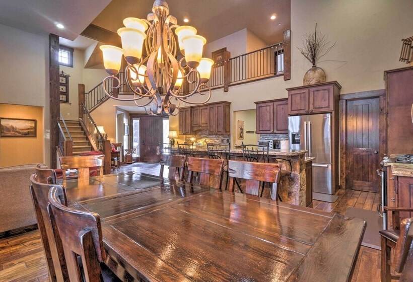 Blue River Home W/ Hot Tub, 6 Mi To Skiing!