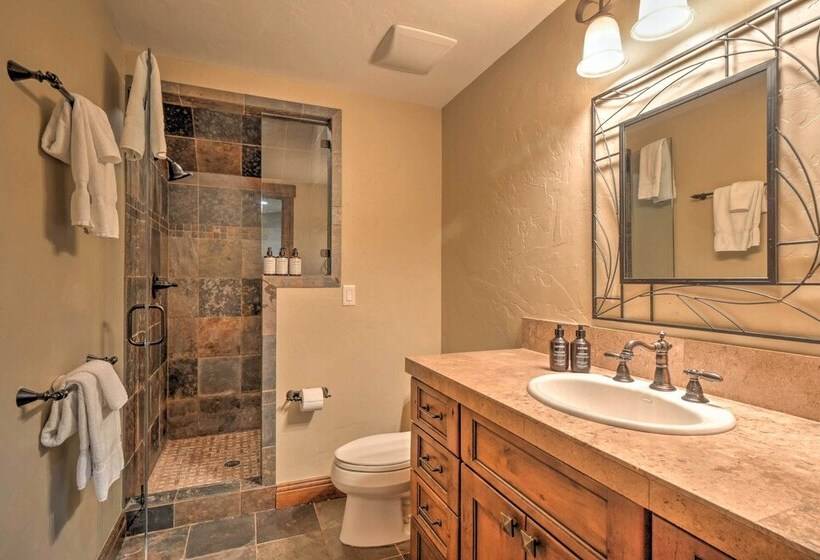 Blue River Home W/ Hot Tub, 6 Mi To Skiing!