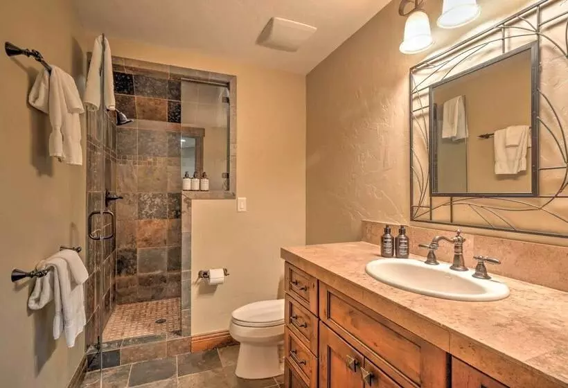 Blue River Home W/ Hot Tub, 6 Mi To Skiing!