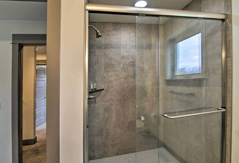 Bozeman Gem W/ Private Patio ~ 1 Mi To Hot Springs