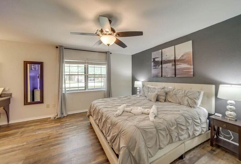 Broken Arrow Home: Family Friendly Amenities!