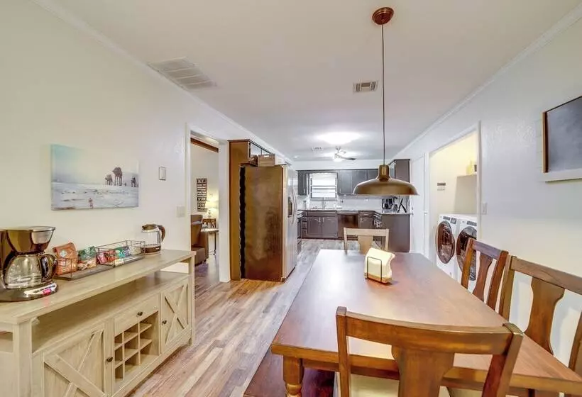 Broken Arrow Home: Family Friendly Amenities!