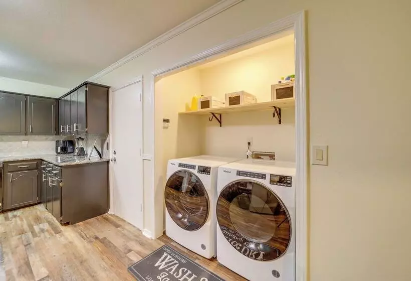 Broken Arrow Home: Family Friendly Amenities!