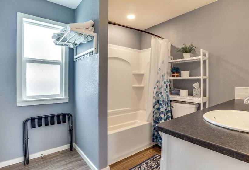 Charming Mcminnville Home   Walk To Wineries!