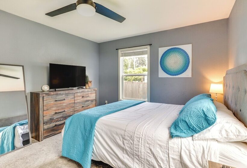 Charming Mcminnville Home   Walk To Wineries!