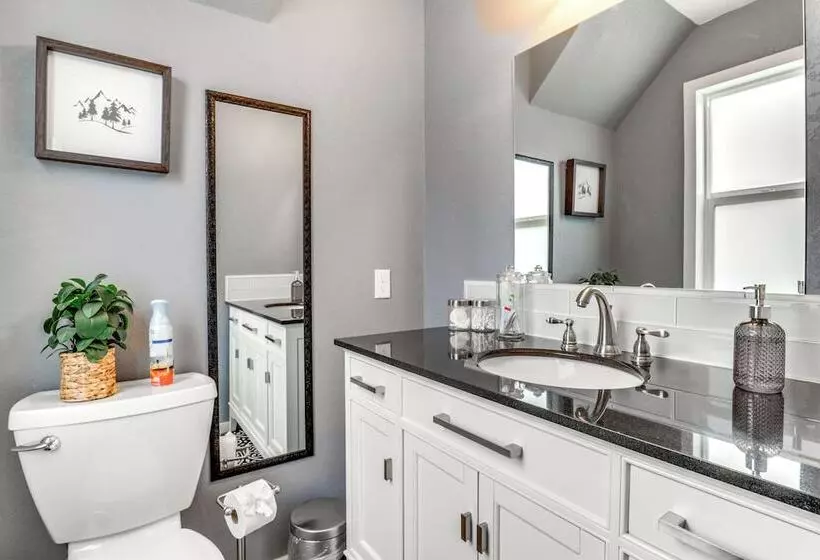 Charming Mcminnville Home   Walk To Wineries!