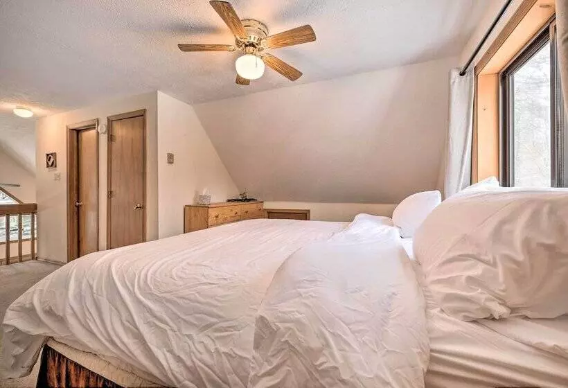 Walk To Arrowhead Lake: Cabin W/ Private Hot Tub!