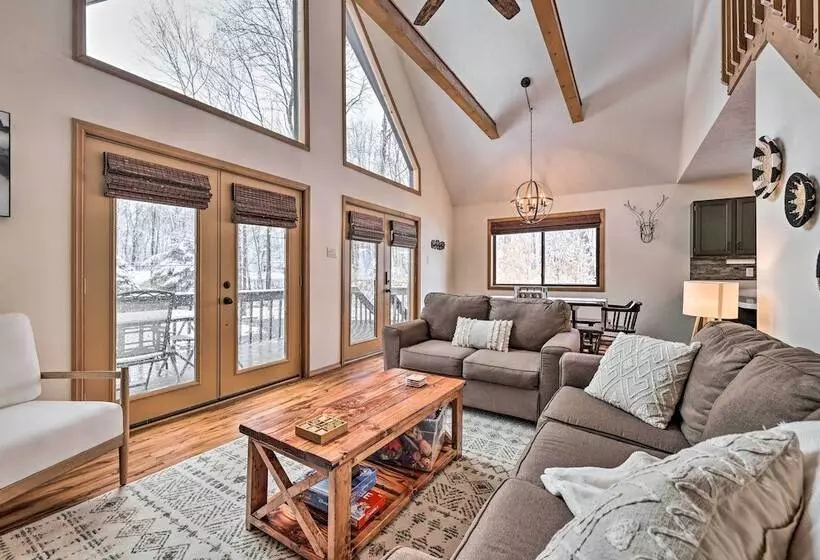 Walk To Arrowhead Lake: Cabin W/ Private Hot Tub!