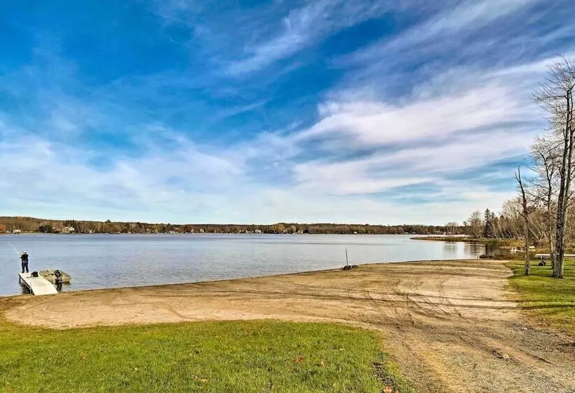 Walk To Arrowhead Lake: Cabin W/ Private Hot Tub!