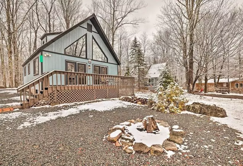 Walk To Arrowhead Lake: Cabin W/ Private Hot Tub!