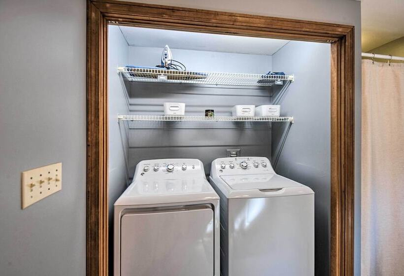 Charming Saco Home W/ Deck, 5 Mi To Beach!