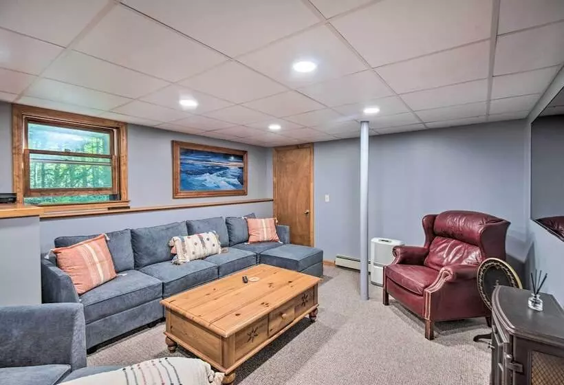 Charming Saco Home W/ Deck, 5 Mi To Beach!