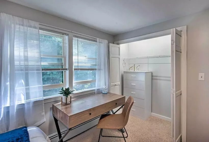 Charming Saco Home W/ Deck, 5 Mi To Beach!