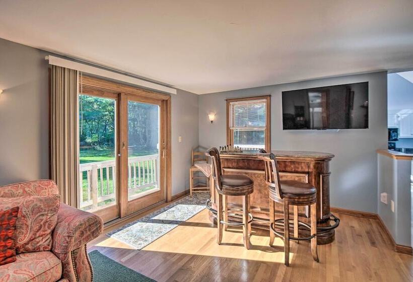 Charming Saco Home W/ Deck, 5 Mi To Beach!