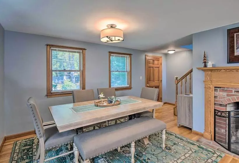 Charming Saco Home W/ Deck, 5 Mi To Beach!