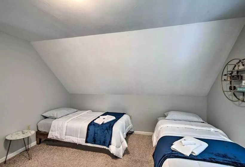 Charming Saco Home W/ Deck, 5 Mi To Beach!