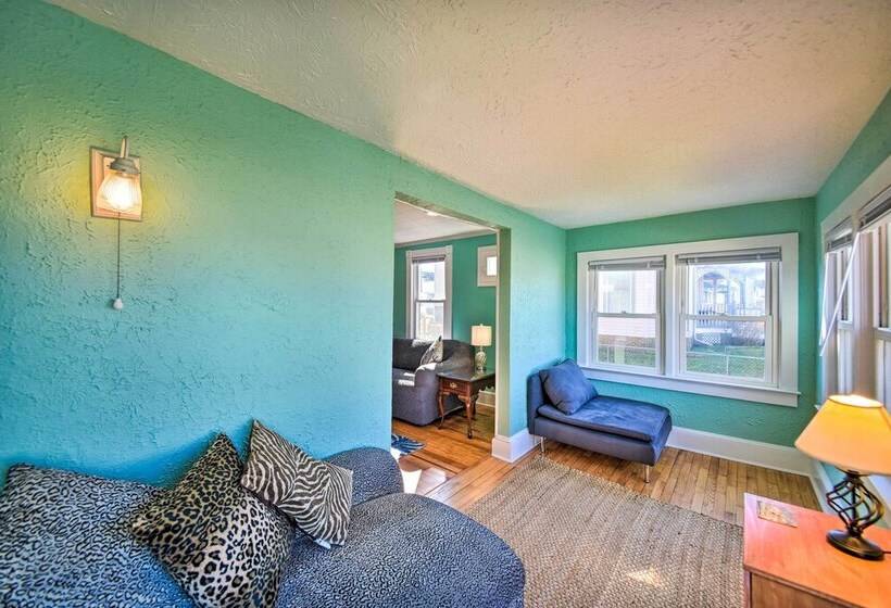 Chincoteague House W/ Enclosed Porch + Deck